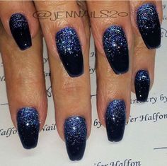 Nails To Go With Dark Blue Sparkly Dress, Blue And Silver Prom Nails Acrylic, Nails Acrylic Black Sparkle, Black And Blue Sparkle Nails, Black And Blue Hoco Nails, Deep Blue Sparkle Nails, Black Nails With Blue Accent Nail, Blue Black Nails Short