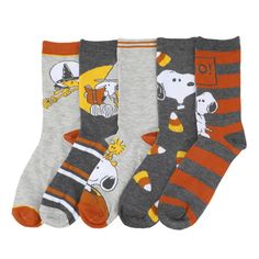 Celebrate Halloween in style with this 5-pair pack of women’s Peanuts casual crew socks. Featuring playful designs of Snoopy and Woodstock in witch hats, surrounded by candy corn, resting on a pumpkin, and holding a Boo sign, these socks combine festive charm with comfort. Made from a blend of 98% polyester and 2% spandex, they offer durability and flexibility. Designed to fit sock sizes 9-11 and shoe sizes 5-10, these socks are easy to maintain with machine washing on cold and tumble drying on Snoopy Socks, Woodstock Halloween, Peanuts Merchandise, Boo Sign, Peanuts Snoopy Woodstock, Witch Hats, Peanuts Christmas, Snoopy Woodstock, Halloween Scene