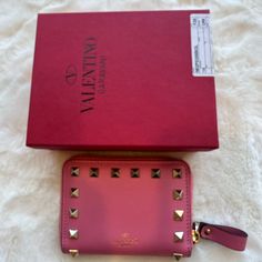 This Wallet Is New With Beautiful Color. Brand New With Box. Perfect Holiday Gift Pink Valentino Wallet, Valentino Pink, Valentino Sunglasses, Vintage Valentino, Wool Caps, Card Case Wallet, Vintage Silk Scarf, Accessories Brand, Rectangular Sunglasses