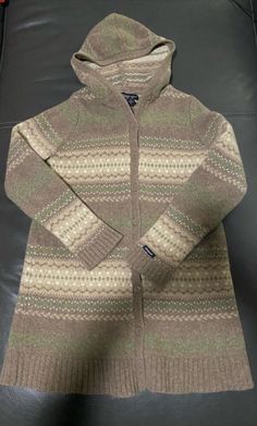 Y2K Vintage Abercrombie & Fitch Women's Knit Wool Cardigan Sweater Sz Large (But Fits Sz Medium or Small) * In great condition! * Size Large but fits size M or S (Vintage items tend to run smaller. Please compare measurements below to something in your closet to best determine fit) * Material: 100% Lambswool * Color: Multicolored Approximate Measurements: * Armpit to armpit-17” * Sleeves length-23” * Length-30” Thank you for looking! Vintage Abercrombie, Cardigan Vintage, Knitting Women, Wool Cardigan, Y2k Vintage, Cardigan Sweater, M S, Abercrombie Fitch, Sweater Cardigan