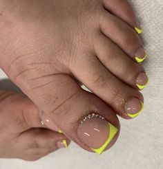 Neon Yellow Pedicure, Yellow Pedicure Ideas, Yellow Pedicure, Neon Pedicure, Neon Toe Nails, Pedicure Pies, Orange Toe Nails, Purple Toe Nails, French Toe Nails