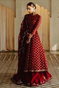 Frock Pakistani, Lehenga Dress, Red Bridal Dress, Desi Wedding Dresses, Pakistani Wedding Dress, Pakistani Fancy Dresses, Pakistani Fashion Party Wear, Salwar Kamiz, Indian Dresses Traditional