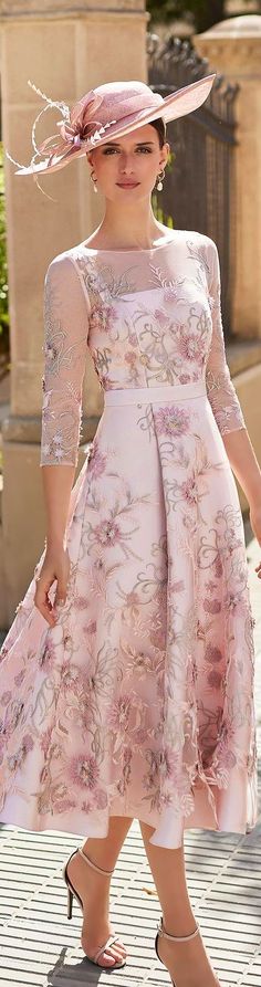 Mother Of Groom Outfits, Mother Of The Bride Hats, Mother Of The Bride Suits, Mother Of Groom, Pink Ball Gown, Daphne Dress, Mother Of Bride Outfits, Fashion Fails, Mother Of The Bride Gown