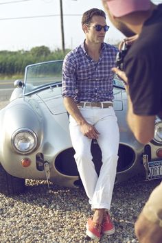 that casual summer look menswear style Proper Cloth, Man Clothes, Shirt Outfits, Outfits Hombre, White Outfit, Sharp Dressed Man, Long Sleeve Plaid Shirt, Mens Chinos, Well Dressed Men