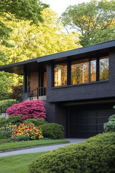 Modern split level house surrounded by lush greenery. Get ready to unravel the quirky charm and practical perks of split-level houses, where every flight of stairs is an adventure in style! Green Runway