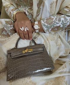 hermes | bag | jane | kelly | aesthetic | leather bag | rings | handbag | aesthetic | | outfit | rich | luxury | #fashion credit : @shaikha.yosef on ig Kelly Aesthetic, Hermes Outfit, Hermes Wishlist, Luxurious Handbags, Hermes Aesthetic, Handbag Aesthetic, Hermes Fashion, Rich Luxury, Boujee Aesthetic