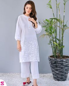 Embroidered Suits, Shirt And Trouser, Bridal Eye Makeup, Stylish Short Dresses, 2 Piece Suit, Kurti Design, Pure Chiffon, Lawn Shirts, Fashion Consultant