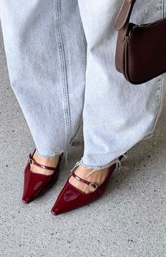 Closed Shoes Outfit, Casual Closed Toe Heels, Cherry Red Heels, Red Kitten Heels Outfit, Slingback Pumps Outfit, Red Heels Aesthetic, Red Pumps Outfit, Red Dress Heels, Slingback Outfit