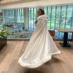 White Satin Cape With Faux Fur Trim. Perfect For Winter Parades, Winter Wedding Or Cosplay Has A Little Bit Of Dirt On The Back End Would Probably Come Off With A Cleaning Matching Hand Muff Included Winter Cape, Hand Muff, White Satin, Fur Trim, Winter Wedding, Cape, Faux Fur, England, Jackets For Women