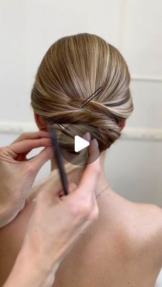 Bun Ideas, Wedding Up Do, Classy Updo, Easy Updos For Medium Hair, Up Dos For Medium Hair, Wedding Hair And Makeup, Layered Hair