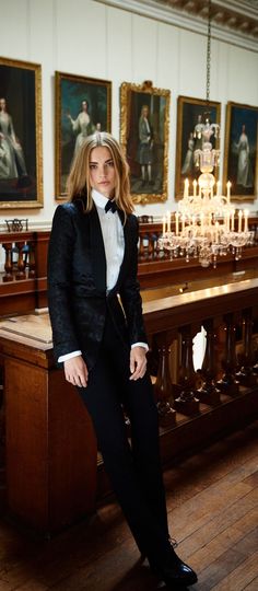 Dandy Look, Woman In Suit, Tuxedo Women, Androgynous Fashion, Tuxedo Suit, Tuxedo Jacket, Suit Fashion, Wedding Suits