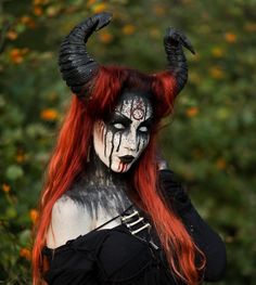 Black Demon Costume Women, Women's Scary Halloween Costumes, Witch Woman Costume, Demon Horns Costume, Gothic Demon Costume, Demonic Witch Makeup, Witch Sfx Makeup, Demon Woman Costume, Satanic Witch Makeup