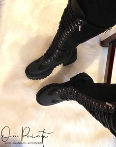 Knee High Combat Boots, Combat Boot Outfit, Cute Shoes Heels, Sandals For Men, Shoes Boots Ankle, Fresh Shoes, Combat Boot, Fall Clothes, Shoe Lace Patterns