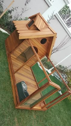 Dog House Diy Outdoor, Wood Dog House, Dog House Plans, Outdoor Dog House, Cat House Diy, Dog House Diy, Easy Wood Projects, Wooden Bird, Woodworking Projects Plans