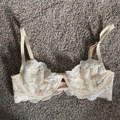 Really Cute New Without Tags Free People Lace Bralette! Never Worn, Great Condition. Cream Color With White Lace. Size 32b Bras Cute, Cute Bralettes, Cute Bras, Free People Intimates, Workout Accessories, Lace Bralette, Cream White, Cream Color, Women's Intimates