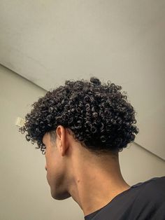 Burst Fade Long Curly Hair, Coily Hair Hairstyles Short, Curly Afro Men, 3c Haircut, 2025 Hairstyles, 3a Hair, Boy Haircut, Burst Fade, Hairstyle Men