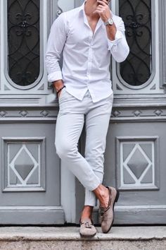 Mens White Pants Outfit, White Jeans Outfit Men, Team Photoshoot, White Pants Men, Blue And White Jeans, White Pants Outfit, Jeans Outfit Men, White Shirt Outfits