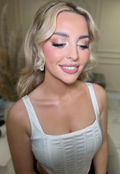 Romantic Flirty Soft Bridal Makeup Inspo Bridal Makeup Glowy Glam, Coral Wedding Makeup, Pinky Glowy Bridal Makeup, Wedding Makeup Pink Tones, Clean Girl Bridal Makeup, Blush Bridal Makeup, Soft Pink Bridal Makeup, Spring Bridal Makeup, Wedding Soft Glam