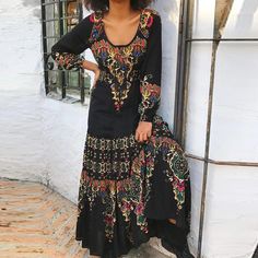 Retro Vintage Floral Print Long Sleeve O Neck High Waist Boho Beach Maxi Dress







 





 



Bust

 (cm)





Waist

(cm)





Length

(cm)





Shoulder

（cm）





Sleeve

(cm)









S





95





-





133





-





60









M





100





-





135





-





61









L





105





-





137





-





62









XL





110





-





139





-





63









2XL





115





-





141





-





64









3XL





120





-





143





-





65 Boho Styl, Boho Mode, Maxi Dress Outfit, Stil Boho, Vintage Boho Fashion, Loose Maxi Dress, Beach Maxi Dress, Flowy Maxi Dress, Crewneck Dress