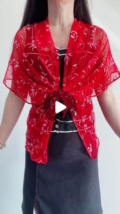 Scarf Into Jacket, Scarf Hacks Tutorials, Scarf Hacks, Chic Travel Outfit, Scarf Tutorial, Scarf Women Fashion, Instagram Style, Mix Style