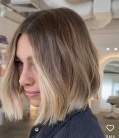 Bronde Balayage Short Hair Bob, Beige Balyage Short Hair, Short Hair Brown To Blonde, Beige Bob Hair, Bob With Partial Highlights, Short Brown To Blonde Hair, Dark Blonde Bob Hair, Haircolour Ideas Short Hair, Short Dark Blonde Bob