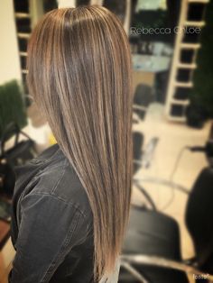 Brown Hair Blonde Highlights Layers, Blond Highlights On Brown Hair Straight, Melir Hair Brown, Highlights Brown Hair Straight, Blonde Highlights On Black Hair, Light Brown Hair Shades, Light Brown Hair Color, Brown Hair Inspiration, Balayage Straight Hair