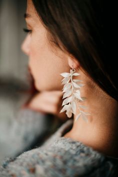 Minimal simplicity. Pure earrings made of a preserved plants. What are preserved plants and flowers? https://www.etsy.com/shop/LaviAccessories#faq Check the other items of INIMINIMA series: - earrings: https://etsy.me/3fJ5cVK - half wreath: https://etsy.me/3hV2EGY Each item is possible to be customized upon your wish. Each item is unique, handmade and therefore never absolutely the same as the image preview(s). Some parts of the items (e.g. seasonal dried flowers, thistles or berries) may not be Half Wreath, Mountain Earrings, Floral Comb, Custom Bouquet, Colorful Bouquet, Bridal Comb, Plants And Flowers, Bridal Hair Pins, Earrings Wedding