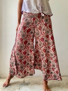 Daily wear silky pants with delicate floral print  Very comfortable and light, with extra wide leg  MEAESURE Size M Waist ( elastic ) 24-33" Leg length 38" MATERIAL * crepe silk  Thank you for looking Summer Wide-leg Paisley Print Pants, Full Length Floral Print Wide Leg Pants For Summer, Floral Print Ankle-length Bottoms For Summer, Ankle-length Floral Print Bottoms For Summer, Ankle-length Floral Print Summer Bottoms, Summer Floral Ankle-length Bottoms, Floral Print Wide Leg Harem Pants For Vacation, Bohemian Style Flowy Bottoms With Floral Print, Flowy Wide Leg Bottoms With Floral Print