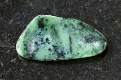 Zoisite Meaning and Spiritual Properties Zoisite Crystal Meaning, Blue Zoisite, Agate Art, Agate Rocks, Crystal Pattern, Geode Art, Gemstone Properties