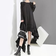 Item Code2324274348094MaterialCottonProduct Details:·Casual·O-neck·Solid Color·Irregular Pleated Spliced,Ruffled·Long SleeveOne Size(Fit for EU 38-40,US8-10,UK12-14,AU12-14,NZ12-14)Length: 80.00-110.00 cm/ 31.50-43.31 "Bust: 104.00 cm/ 40.94 "Shoulder: 41.00 cm/ 16.14 "Sleeve Length: 58.00 cm/ 22.83 "The model height:5'5"/168cm,weight:108lb/49kgbust:86cm,waist:66cm,hips:88cmPS:1.The measurement is measured by hands,there will be 1 cm-3cm in error,hope you can understand.2.The product is taken in the bright light,there may be a little different in the color of the kind, please consult with the real products,and hope you can understand.3.Because of the cut,the pattern would be a little different with the kind,please consult with the real products,and hope you can understand. Elegant Backless Dress, Ruffle Long Dress, Sleeve Ruffles, Long Dress Design, Full Dress, Irregular Hem, Split Dress, Loose Dress, Unique Dresses