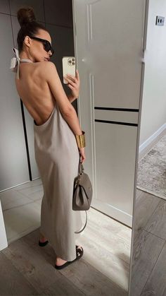 Oval Body Shape Outfits, Neutral Tones Fashion, Theo Rossi, 90s Runway Fashion, Backless Maxi Dresses, Neutral Outfit, Looks Chic, Fashion Fits, Classic Outfits