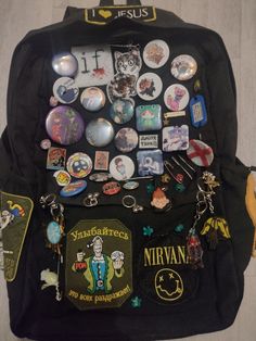 Decorated Backpack Ideas, Customize Backpack, Backpack With Patches, Sick Clothes, Backpack Essentials