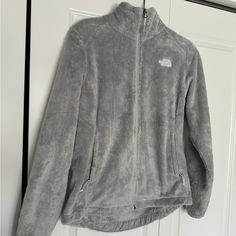 Great Condition, Looks Never Worn! The North Face Fleece Jacket For Fall, The North Face Solid Winter Outerwear, The North Face Casual Fleece Jacket, Gray Fleece Crew Neck Outerwear, The North Face Long Sleeve Winter Fleece Jacket, The North Face Long Sleeve Fleece Jacket, The North Face Long Sleeve Fleece Jacket For Fall, The North Face Fleece Jacket For Winter, The North Face Fleece Jacket With Fleece Lining