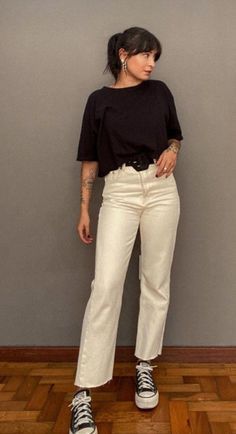 Outfit For Chubby, University Outfit Ideas, Boohoo Chic, Jean Beige, University Outfit, Black Jeans Outfit, Minimal Outfit, Outfit Casual