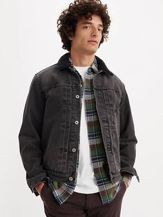 This vintage-inspired Lined Type I Jacket is a throwback to our 1936 Type I Trucker Jacket with period details like its double-pleated front, single chest pocket and cinch back for an adjustable fit. We updated it here with a relaxed fit, side pockets and a warm sherpa lining for the best of the old and the new. A vintage look with modern details With pleated detailing Wear your true size to get an effortless, fits-like-a-glove look or size up for the perfect layer to toss over your favorite hoodie Gets better over time with natural fading, stains and holes Lined with soft flannel Classic Outerwear With Corduroy Collar And Relaxed Fit, Vintage Unstructured Utility Jacket With Button Closure, Classic Outerwear With Corduroy Collar For Streetwear, Levi's Classic Outerwear With Button Closure, Classic Levi's Outerwear With Button Closure, Classic Shacket With Pockets, Vintage Relaxed Fit Button-up Shacket, Vintage Relaxed Fit Denim Jacket With Flap Pockets, Vintage Denim Jacket With Flap Pockets In Relaxed Fit