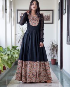 Modern Kurti Design Style, Saree Repurpose, Dresses Anarkali, Kurti Long, Elegant Silk Dresses, Kalamkari Dresses, Modest Women, Pattern Sleeve, Saree Kurti