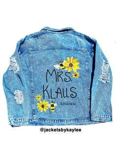 This listing is for a custom painted sunflower & bee denim jacket. It can be customized however you want and I can make it on any size and style of jacket! Message me if you have any questions! @jacketsbykaylee on Instagram! Customizable Denim Jacket For Fall, Spring Customizable Denim Jacket, Customizable Denim Jacket For Spring, Customizable Spring Denim Jacket, Customizable Denim Outerwear For Spring, Customizable Trendy Denim Jacket For Spring, Trendy Customizable Spring Denim Jacket, Customizable Fitted Denim Jacket, Casual Style, Customizable Fitted Denim Jacket Casual Style