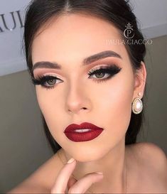 Winter Make Up, Maquillage On Fleek, Natural Hair Mask, Pinterest Makeup, Winter Makeup, Bold Lips, Trendy Makeup, Maquillaje Natural