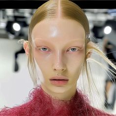 Ig: hind_hachi Space Makeup, Editorial Hair, Elegant Makeup, Makeup Revolution, Eye Makeup Tutorial, Makeup Inspo, London Fashion Week, Milan Fashion Week