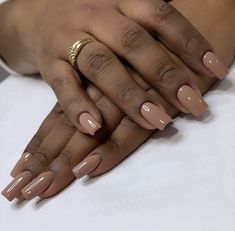 Short Nails Acrylic Brown Skin, Dipped Nails Neutral Colors, Main Dish And Sides Ideas, Aesthetic Nails For Brown Skin, Nude Nails Gel Polish, Pedicure Ideas For Brown Skin, Acrylics On Brown Skin, Brown Skin Manicure, Five Star Restaurant Food