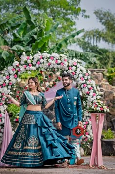 Couple Dress Matching Indian, Couple Dress Matching, Wedding Matching Outfits, Couple Dresses, Engagement Dress For Bride, Best Indian Wedding Dresses, Reception Outfits, Dress For Bride, Couple Wedding Dress