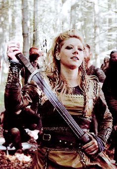 Queen Lagertha, Katheryn Winnick Vikings, Viking Halloween Costume, Vikings Series, Vikings Halloween, Vikings Lagertha, Vikings Show, Viking Character, Viking Series