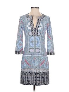 BCBGMAXAZRIA Casual Dress Size: X-Small Blue Dresses - used. 95% POLYESTER, 5% SPANDEX, Fit & Flare, V-Neck, Print, Knee Length, Long sleeves | BCBGMAXAZRIA Casual Dress - Fit & Flare: Blue Print Dresses - Used - Size X-Small Fitted Floral Print Dress With Split Neck, Fitted Dress With Split Neck For Vacation, Blue Split Neck Spring Dress, Blue Printed Shift Dress, Blue Printed Shift Mini Dress, Bcbg Dress Bcbgmaxazria, Blue Print Dress, Blue Dress Casual, Blue Print