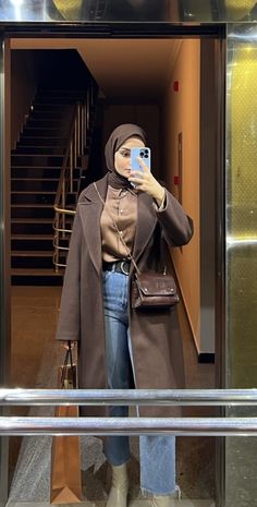 Modest Winter Outfits, Street Hijab Fashion, Stylish Hijab, Winter Fashion Outfits Casual, Dad Sneakers