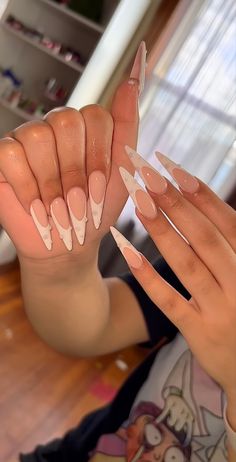 Almond Stilleto Shaped Nails, Classy Stiletto Nails Designs, Extra Almond Nails, Tapered Almond Nails, Long Oval Acrylic Nails, Almond Nails Long Baddie, Long Stiletto Nails Design Classy, Long Oval Nails Acrylics, Long Almond Nails Designs Classy