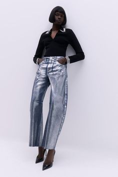 Fall '24: Allow Our Latest Collection Of Autumn Pieces To Inspire You For The Season Ahead. Bring In The Summer With A Pair Of Our Horseshoe Style Wide Leg Trousers, Made In Denim Fabric, With A Dramatic, Wide Fit. The Metallic Colourway Makes For A Statement Piece That Can Be Styled With Almost Anything, So Wear Them With A Cropped T-Shirt And Trainers On A Casual Day, Then A Button Up Shirt And Loafers For A More Elevated Approach. Denim Foiled Wide Leg Jeans High Quality Denim Fabric Unique Horseshoe Silhouette Comfortable High Waistline Sparkling Metallic Coating Flattering Wide Leg Fit Horseshoe Silhouette, Foil Jeans, Style Wide Leg Trousers, Petite Work Outfits, Petite Wedding Guest Dresses, Wide Leg Jeans Outfit, Plus Size Workwear, Unique Jeans, Metallic Jeans