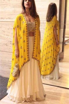 #BudgetBrides: How To Design A Trendy & Pretty Mehendi Outfit In A Budget Of 5K! | WedMeGood Haldi Outfits, Mehendi Outfits, Saree Bollywood, Salwar Kamiz, Red Lehenga, Indian Gowns Dresses, Ghagra Choli, Mode Boho, Party Wear Lehenga