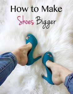 Stretch Shoes, Shoe Hacks, Make Shoes, How To Stretch Shoes, Shoe Stretcher, Shoes Hack, Old Shoes, How To Stretch Boots, Simple Life Hacks