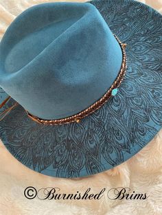 Beautiful dark teal hand burned large brimmed hat. Great attention to detail. Vegan suede hat. All hats are adjustable and brims can be molded to your liking. Suede Hat, Hand Burn, Chapeau Cowboy, Brimmed Hat, Peacock Design, Dark Teal, Wide Brimmed, Cowboy Hats, Caps Hats