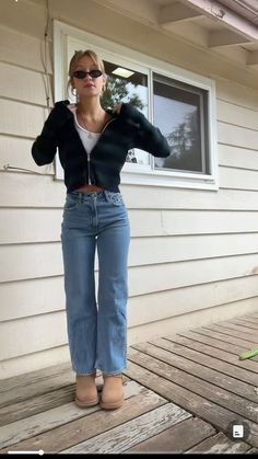 Fall Fits Hot Weather, Chilli Weather Outfits, Trendy Jean Jacket Outfit, Casual Staple Outfits, Downtown Shopping Outfit, Body Suit Outfits With Jeans, Girl Next Door Style Outfits, 70-80 Degree Weather Outfits, Spring Cabin Outfit